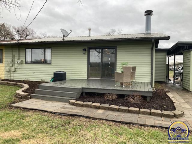 7215 SW Glencrest DR, Topeka, KS 66619