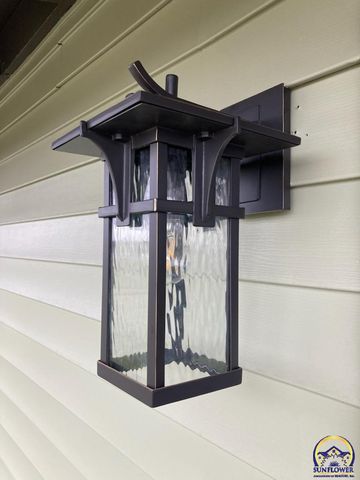 7215 SW Glencrest DR, Topeka, KS 66619