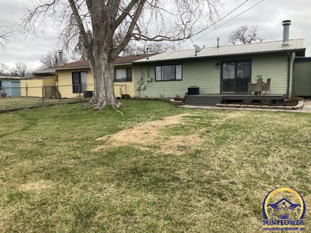 7215 SW Glencrest DR, Topeka, KS 66619