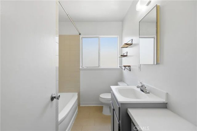4450 Matilija Avenue, Sherman Oaks, CA 91423