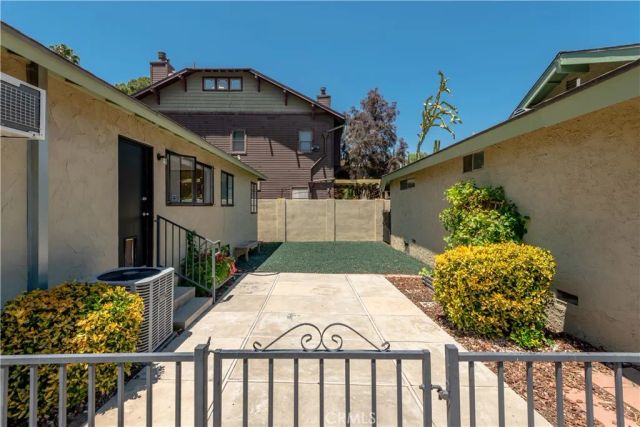 4450 Matilija Avenue, Sherman Oaks, CA 91423