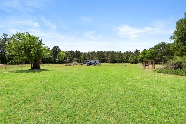 2814 Fm 356, Trinity, TX 75862