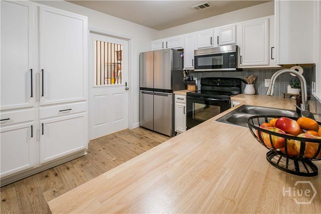 17 Raintree Way, Port Wentworth, GA 31407