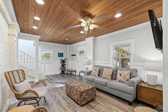 900 Largo Dr, Pensacola Beach, FL 32561