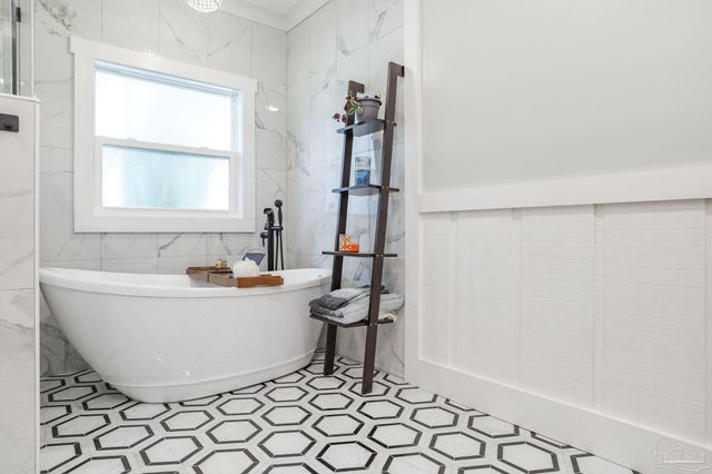 900 Largo Dr, Pensacola Beach, FL 32561