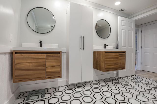 900 Largo Dr, Pensacola Beach, FL 32561