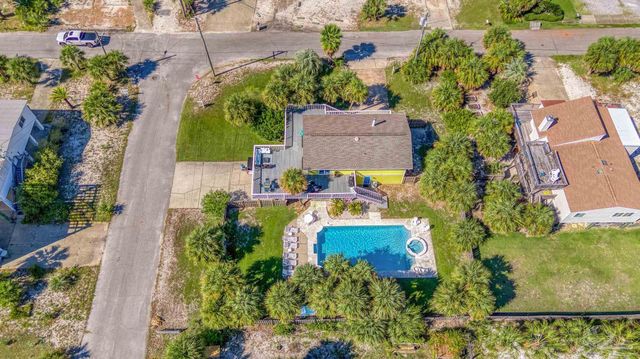 900 Largo Dr, Pensacola Beach, FL 32561