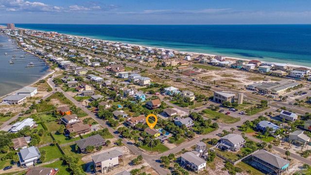 900 Largo Dr, Pensacola Beach, FL 32561