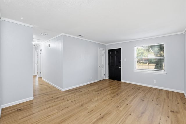 5345 Hensley Drive, Fort Worth, TX 76134