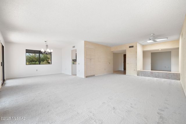 937 W Desert Hills Drive, Green Valley, AZ 85622