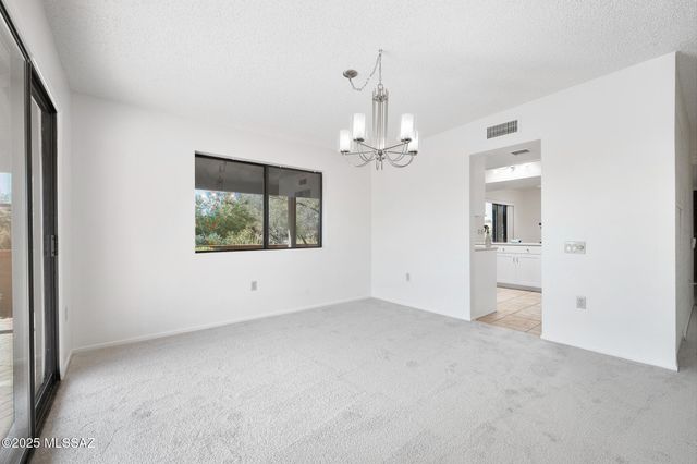 937 W Desert Hills Drive, Green Valley, AZ 85622