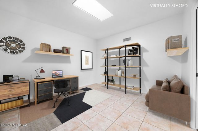 937 W Desert Hills Drive, Green Valley, AZ 85622