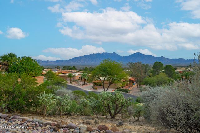 937 W Desert Hills Drive, Green Valley, AZ 85622