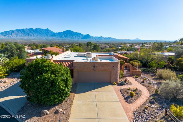 937 W Desert Hills Drive, Green Valley, AZ 85622