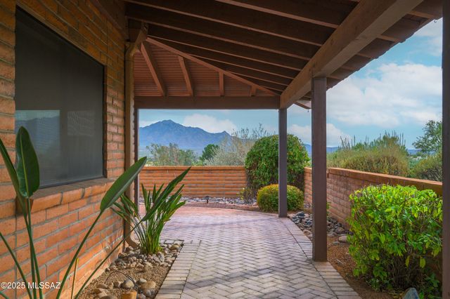 937 W Desert Hills Drive, Green Valley, AZ 85622