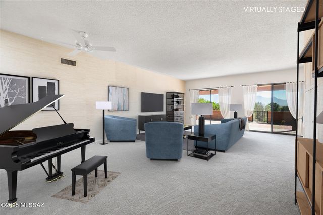 937 W Desert Hills Drive, Green Valley, AZ 85622