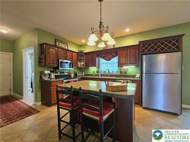3122 Dogwood Lane, Salisbury Twp, PA 18103