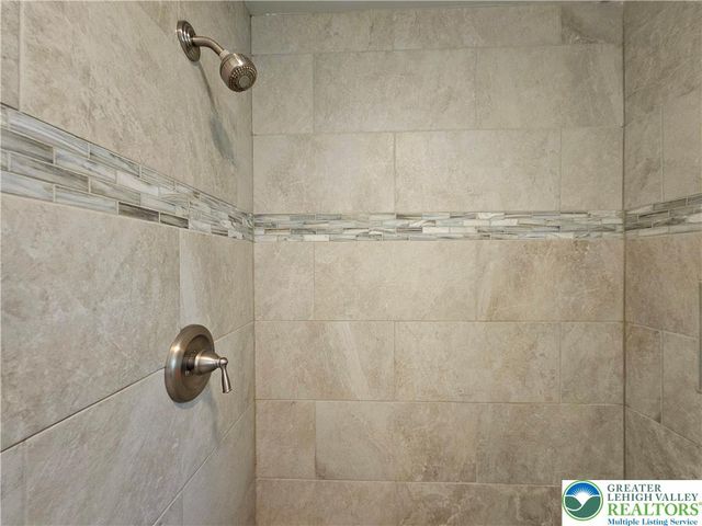 3122 Dogwood Lane, Salisbury Twp, PA 18103