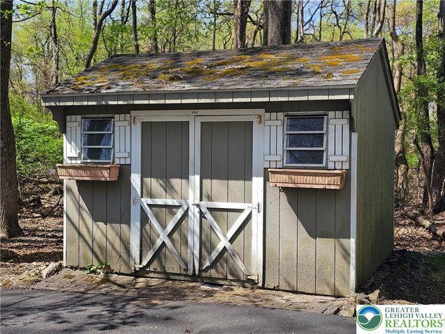 3122 Dogwood Lane, Salisbury Twp, PA 18103