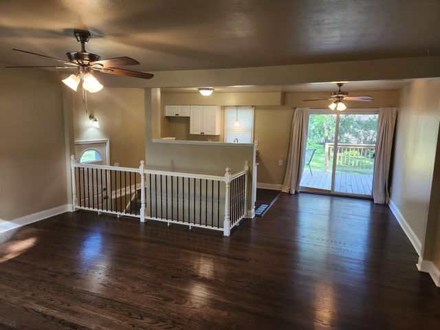1109 W 62nd Place, Merrillville, IN 46410