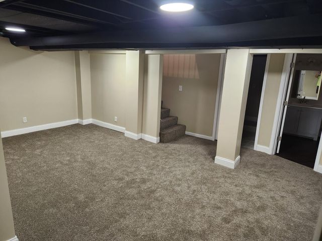 1109 W 62nd Place, Merrillville, IN 46410