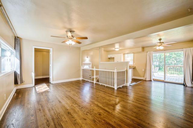 1109 W 62nd Place, Merrillville, IN 46410