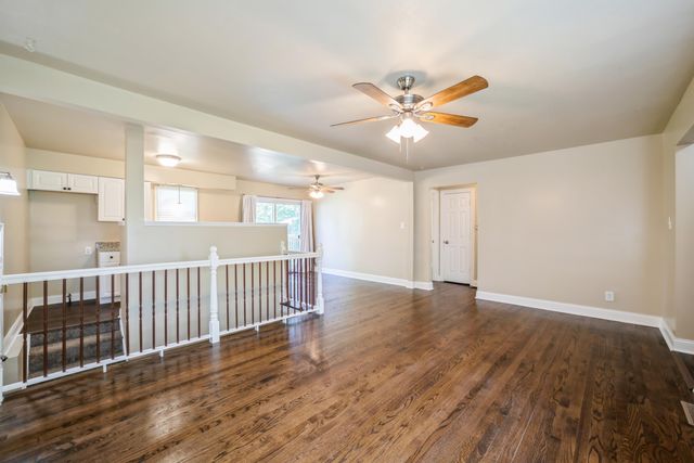 1109 W 62nd Place, Merrillville, IN 46410