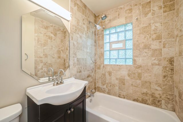 1109 W 62nd Place, Merrillville, IN 46410