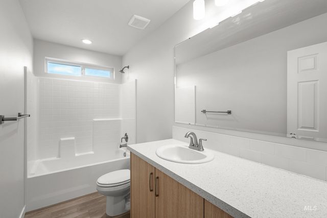 7139 E Marble Springs Dr, Nampa, ID 83687
