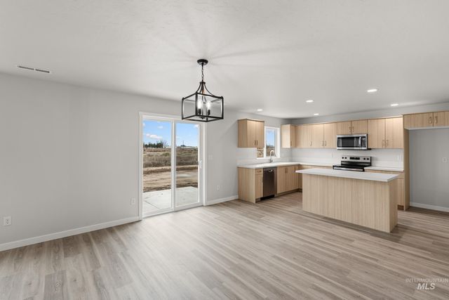 7139 E Marble Springs Dr, Nampa, ID 83687