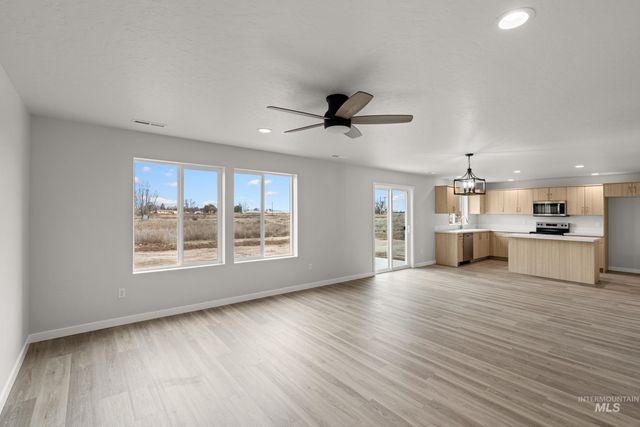 7139 E Marble Springs Dr, Nampa, ID 83687