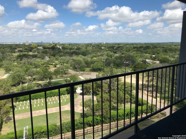 7039 San Pedro Ave Apt 810, San Antonio, TX 78216