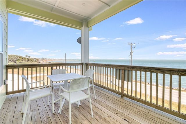 151 Seven Palms Dr, Fulton, TX 78358