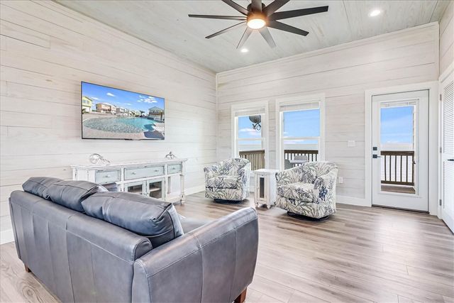 151 Seven Palms Dr, Fulton, TX 78358