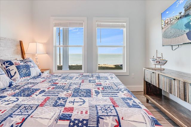 151 Seven Palms Dr, Fulton, TX 78358