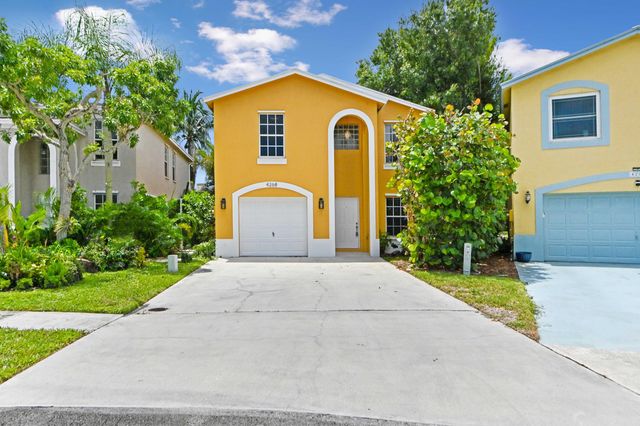 4268 Pine Hollow Circle, Greenacres, FL 33463