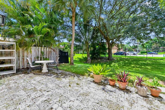 4268 Pine Hollow Circle, Greenacres, FL 33463