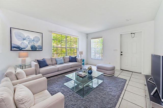 4268 Pine Hollow Circle, Greenacres, FL 33463