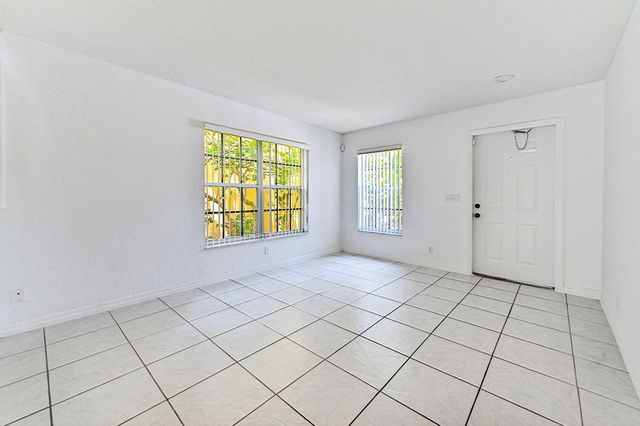 4268 Pine Hollow Circle, Greenacres, FL 33463