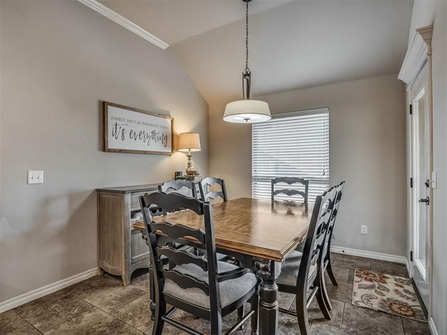 2817 Kathleens Crossing, Yukon, OK 73099