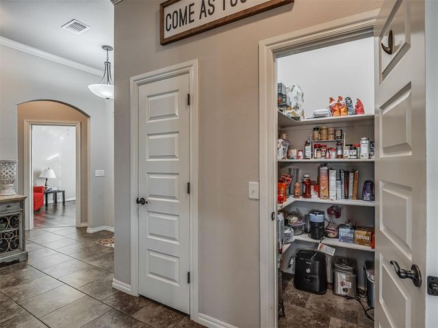 2817 Kathleens Crossing, Yukon, OK 73099