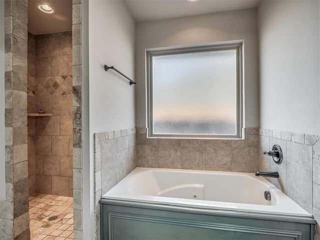 2817 Kathleens Crossing, Yukon, OK 73099