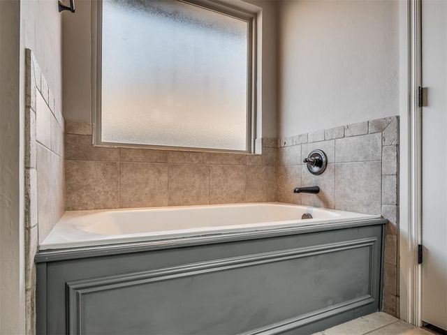 2817 Kathleens Crossing, Yukon, OK 73099