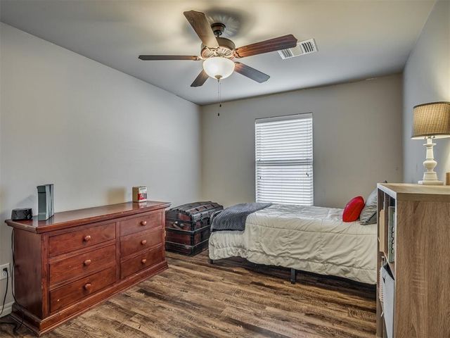 2817 Kathleens Crossing, Yukon, OK 73099
