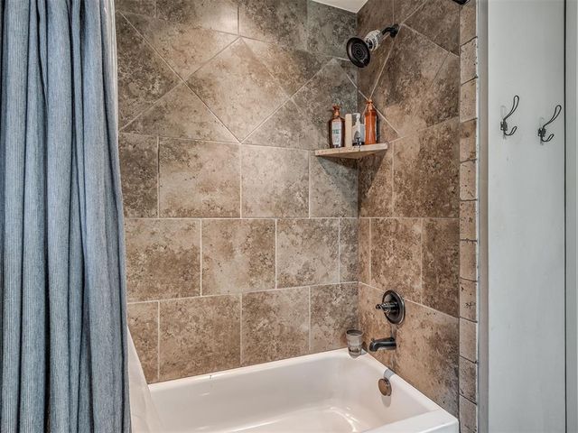 2817 Kathleens Crossing, Yukon, OK 73099