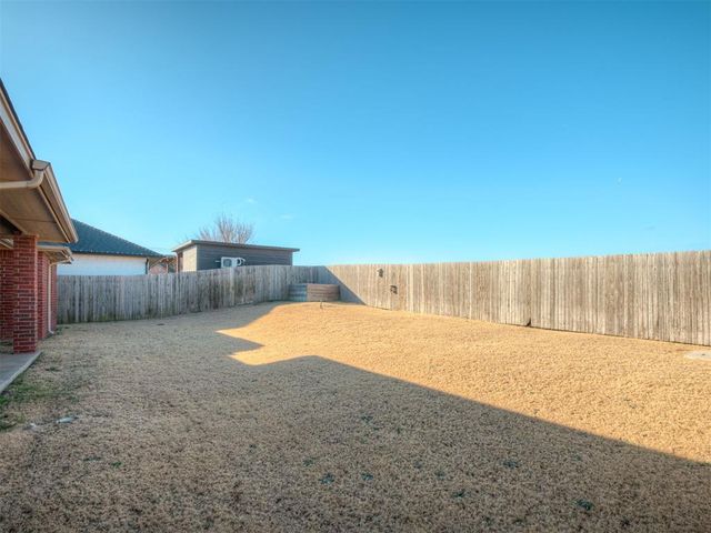 2817 Kathleens Crossing, Yukon, OK 73099