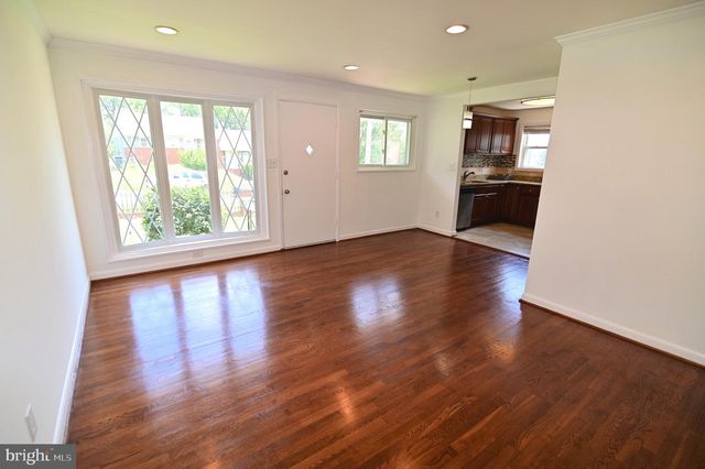 7405 GRAYRIDGE, Hyattsville, MD 20785
