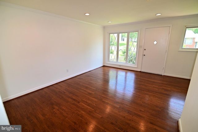 7405 GRAYRIDGE, Hyattsville, MD 20785