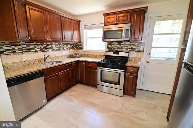 7405 GRAYRIDGE, Hyattsville, MD 20785