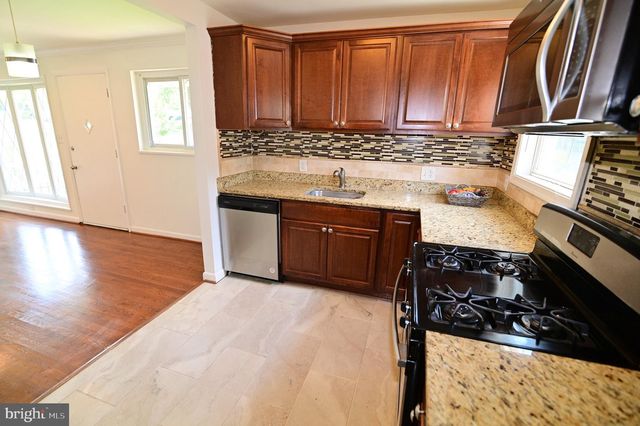 7405 GRAYRIDGE, Hyattsville, MD 20785